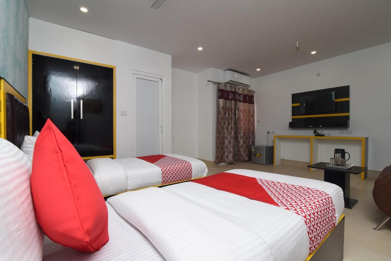 Capital O 13310 Noida Suites Exterior photo