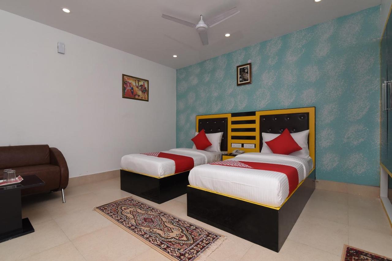 Capital O 13310 Noida Suites Exterior photo