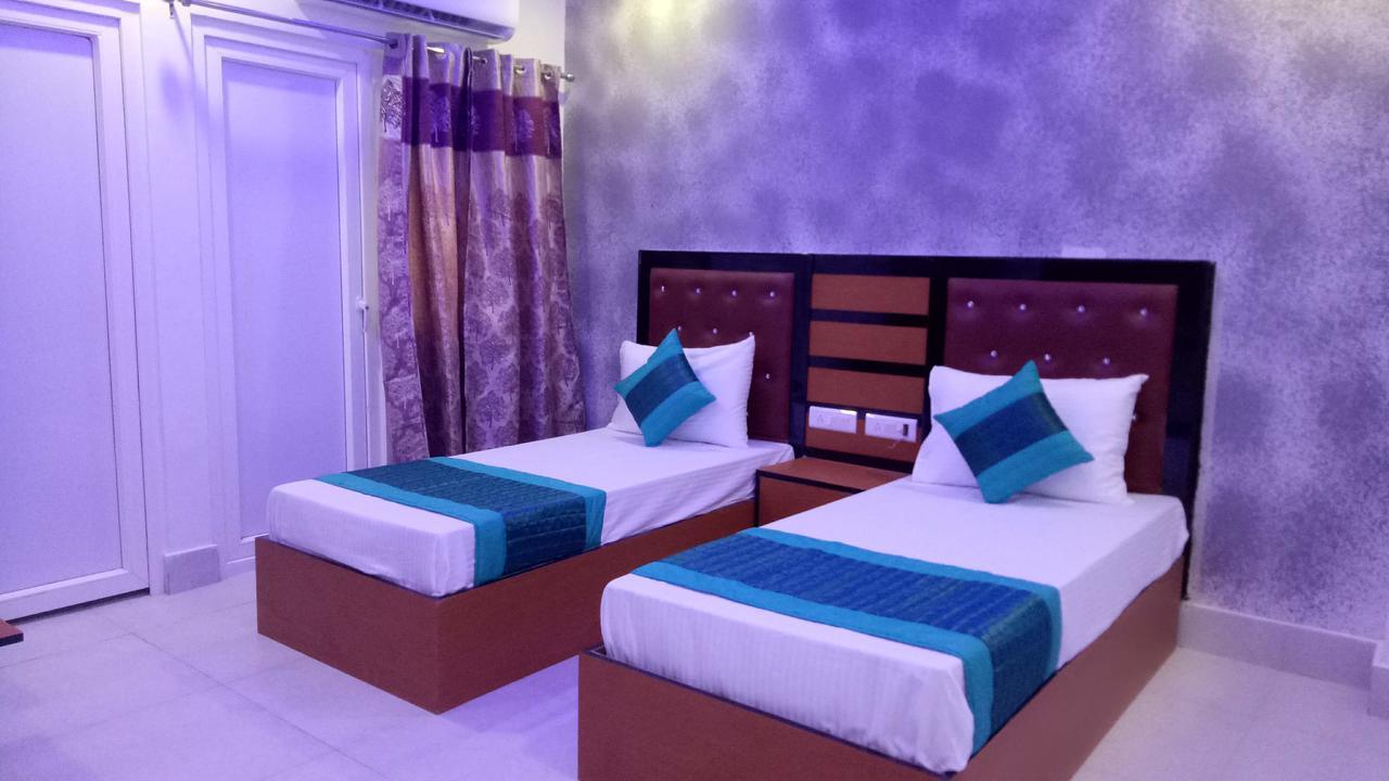 Capital O 13310 Noida Suites Exterior photo