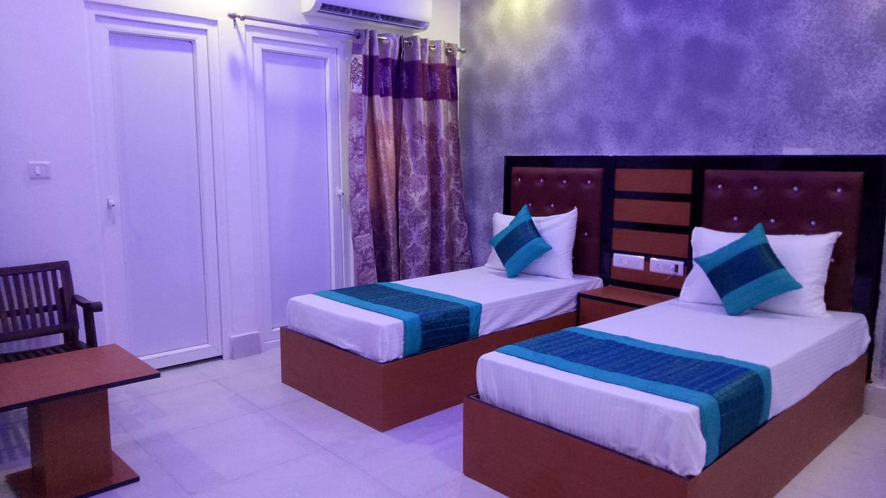Capital O 13310 Noida Suites Exterior photo